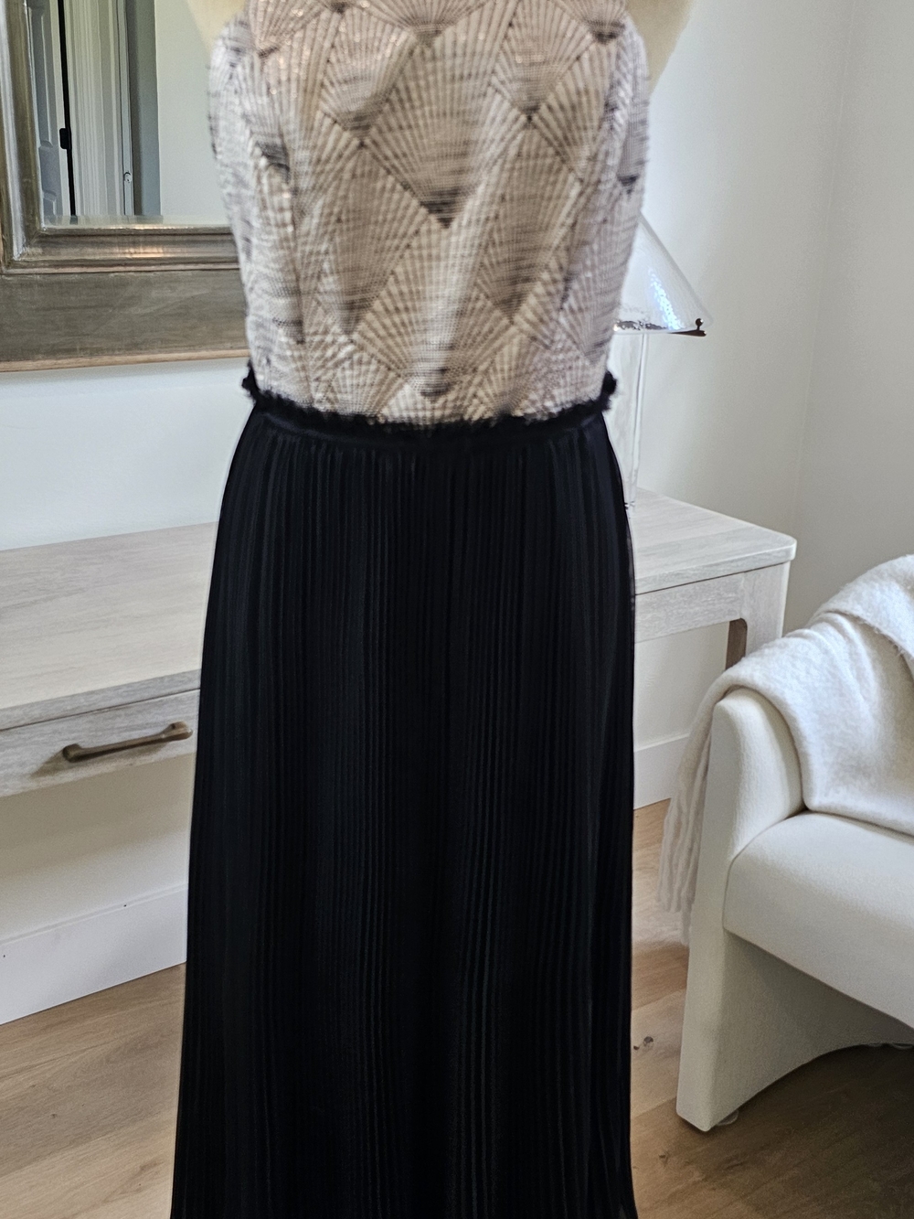 Anthropology V Neck  Geometric Sleevles Black Pleated Lined Midi  Dress Size 8